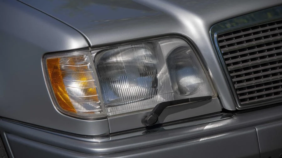 1995 Mercedes-Benz W124 E-Class - Image 20 of 25