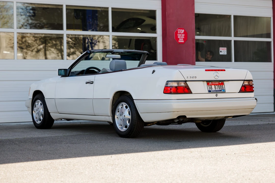 1995 Mercedes-Benz W124 E-Class - Image 13 of 31