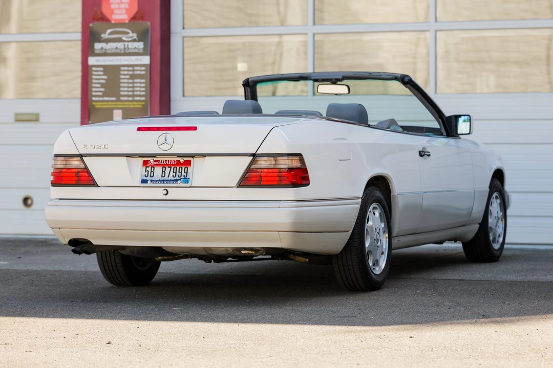 1995 Mercedes-Benz W124 E-Class - Image 8 of 31