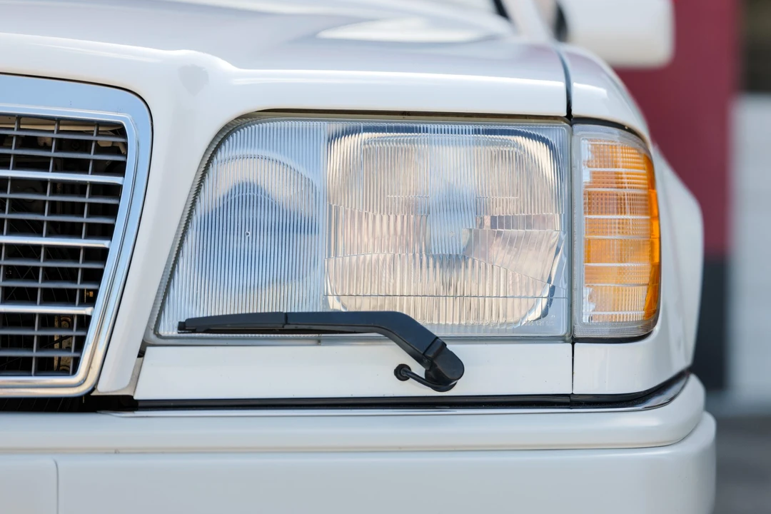1995 Mercedes-Benz W124 E-Class - Image 29 of 31