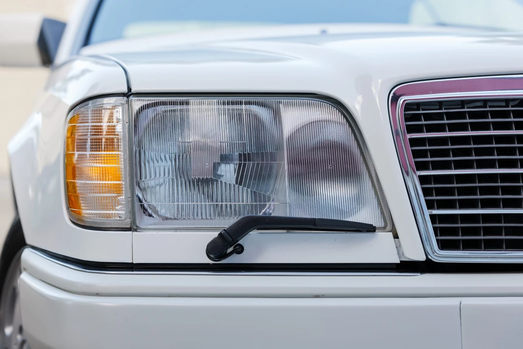 1995 Mercedes-Benz W124 E-Class - Image 30 of 31