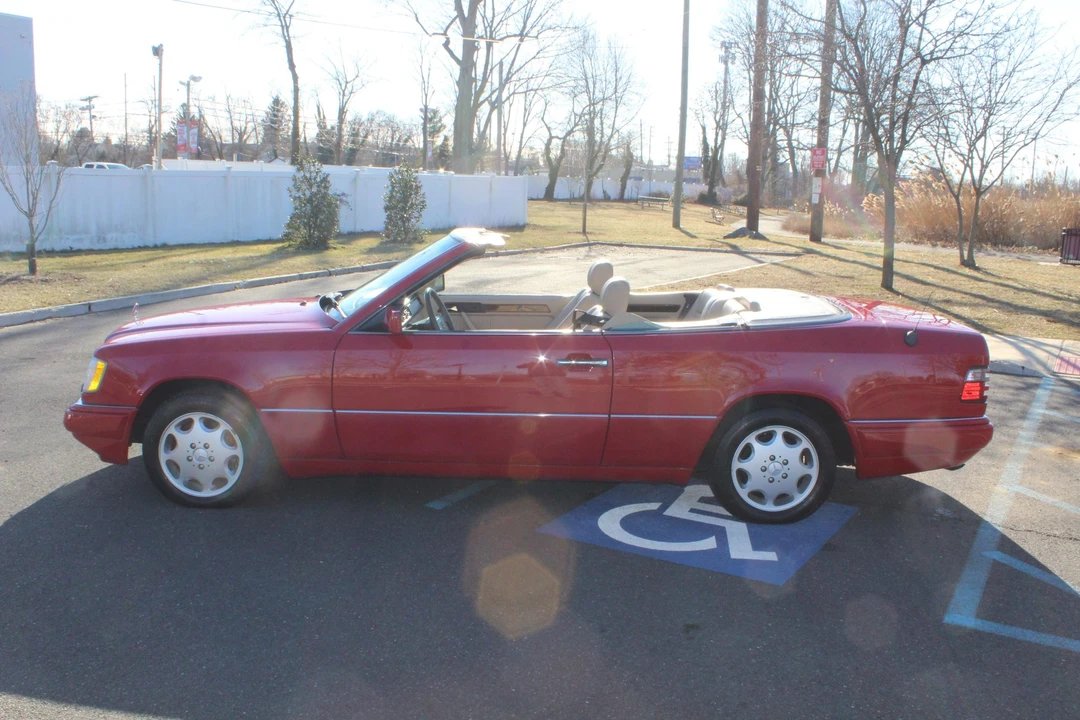 1995 Mercedes-Benz W124 E-Class - Image 9 of 31