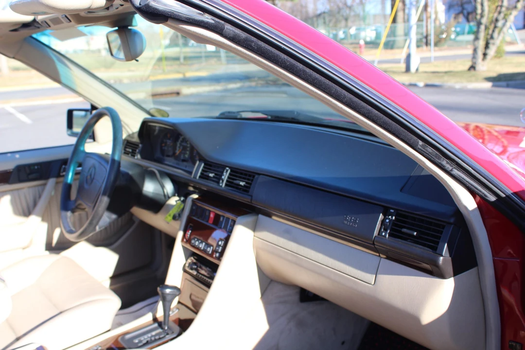 1995 Mercedes-Benz W124 E-Class - Image 29 of 31
