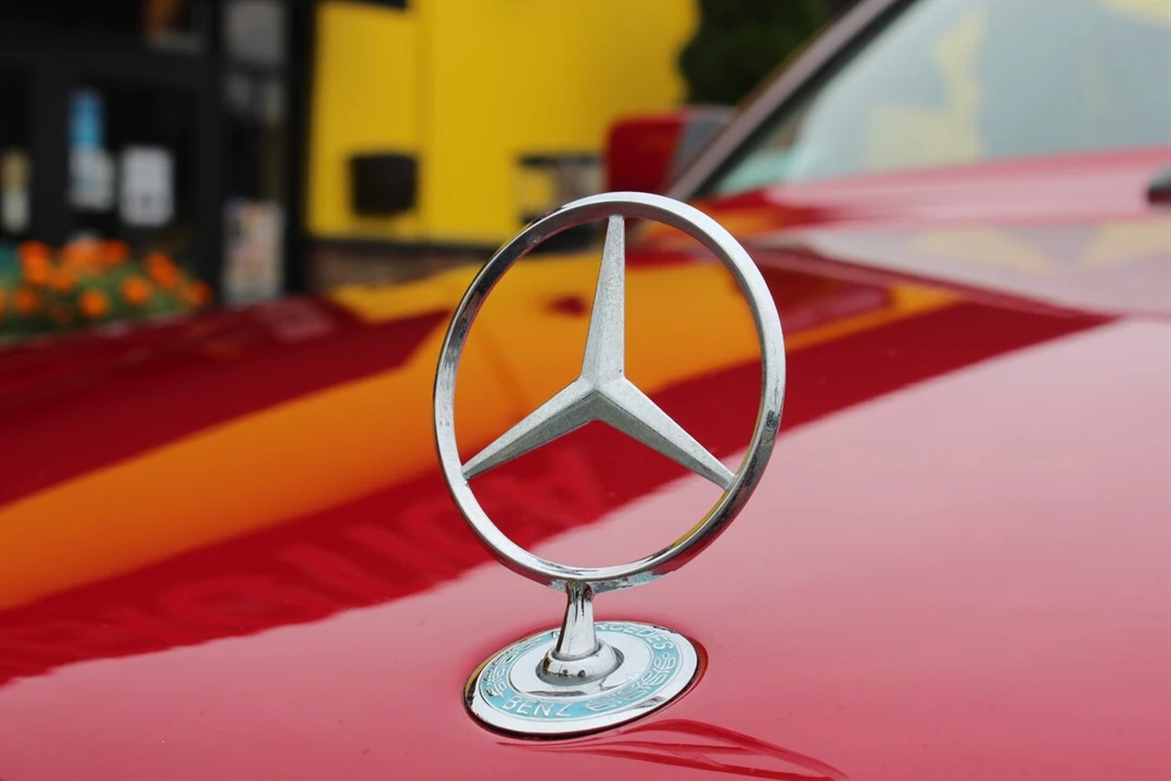 1995 Mercedes-Benz W124 E-Class - Image 17 of 31