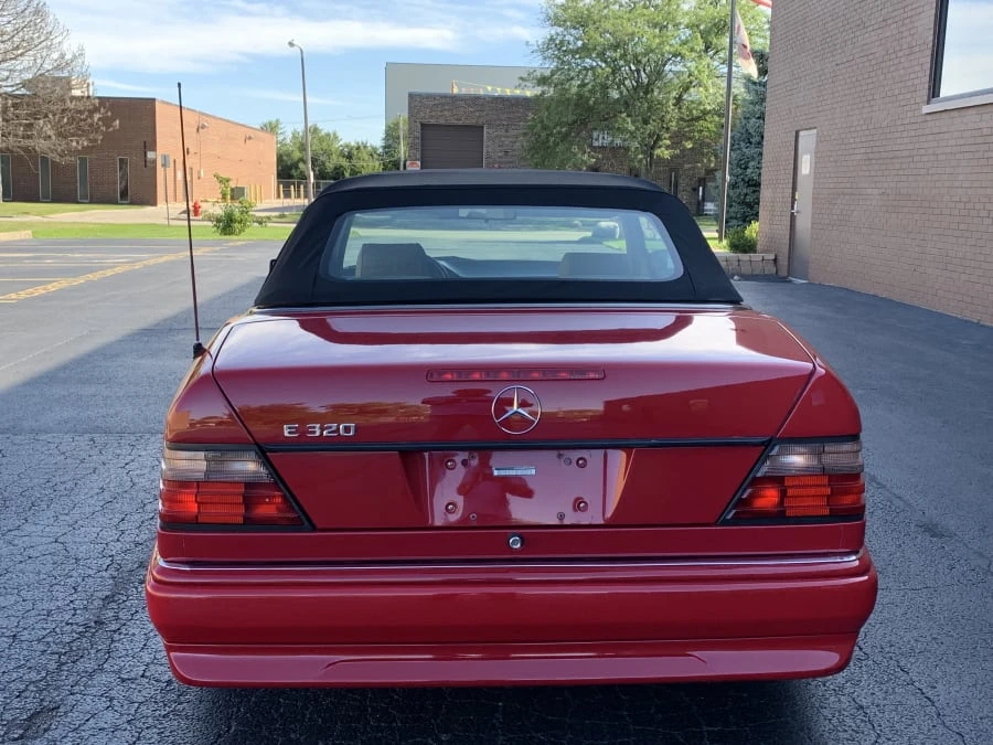 1995 Mercedes-Benz W124 E-Class - Image 11 of 13