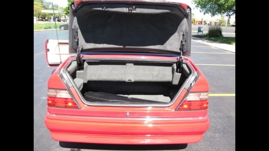 1995 Mercedes-Benz W124 E-Class - Image 9 of 12