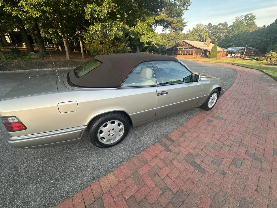 1995 Mercedes-Benz W124 E-Class - Image 25 of 31