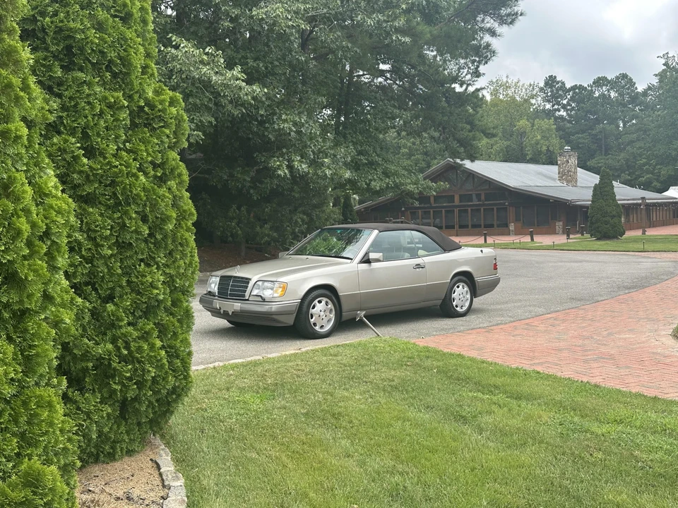 1995 Mercedes-Benz W124 E-Class - Image 2 of 31
