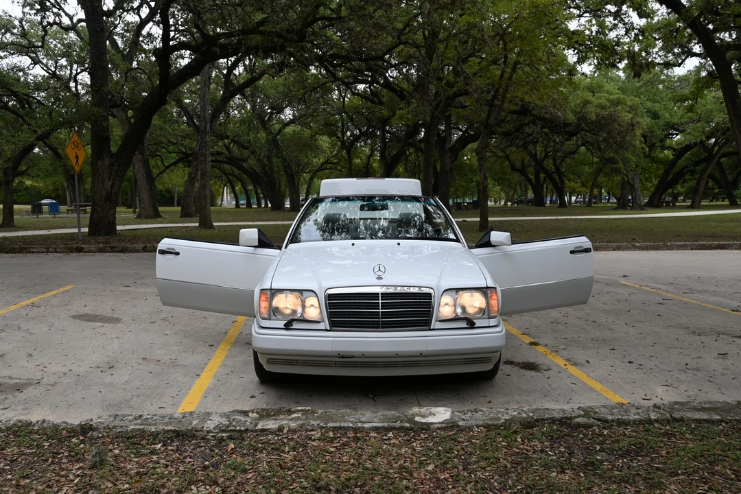 1995 Mercedes-Benz W124 E-Class - Image 10 of 31