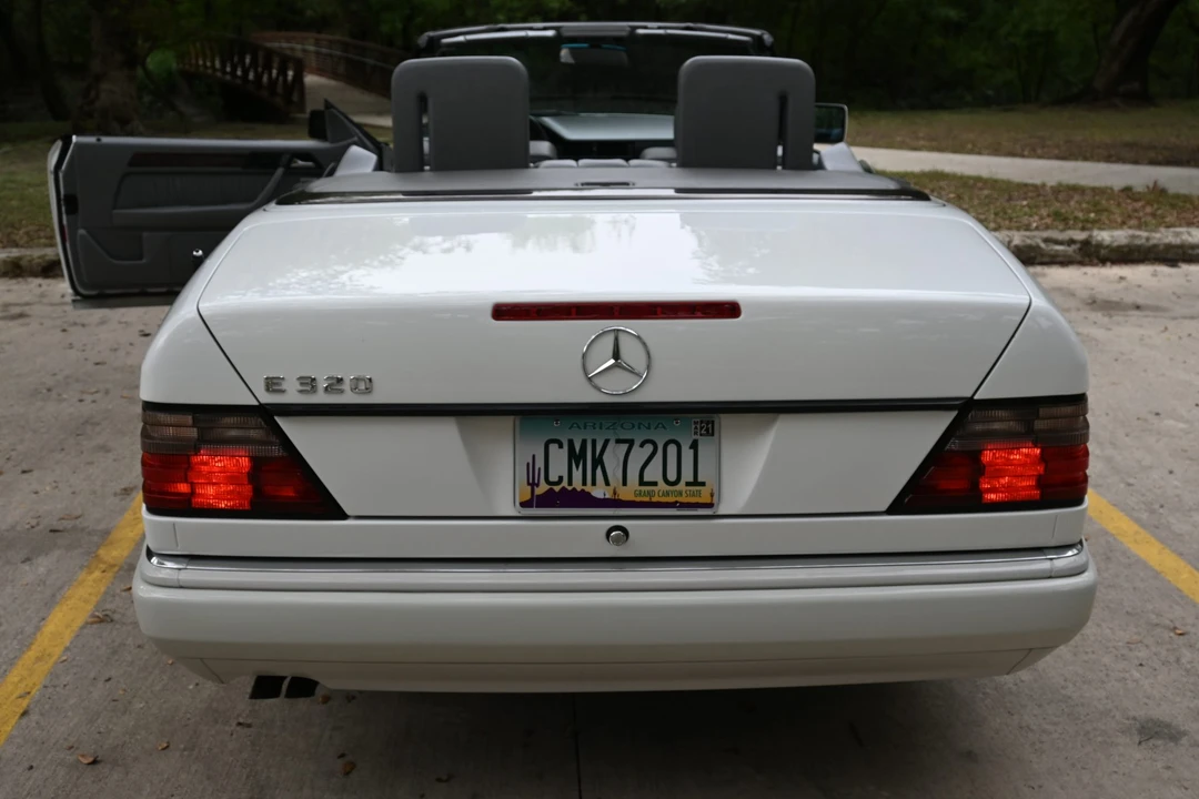 1995 Mercedes-Benz W124 E-Class - Image 17 of 31
