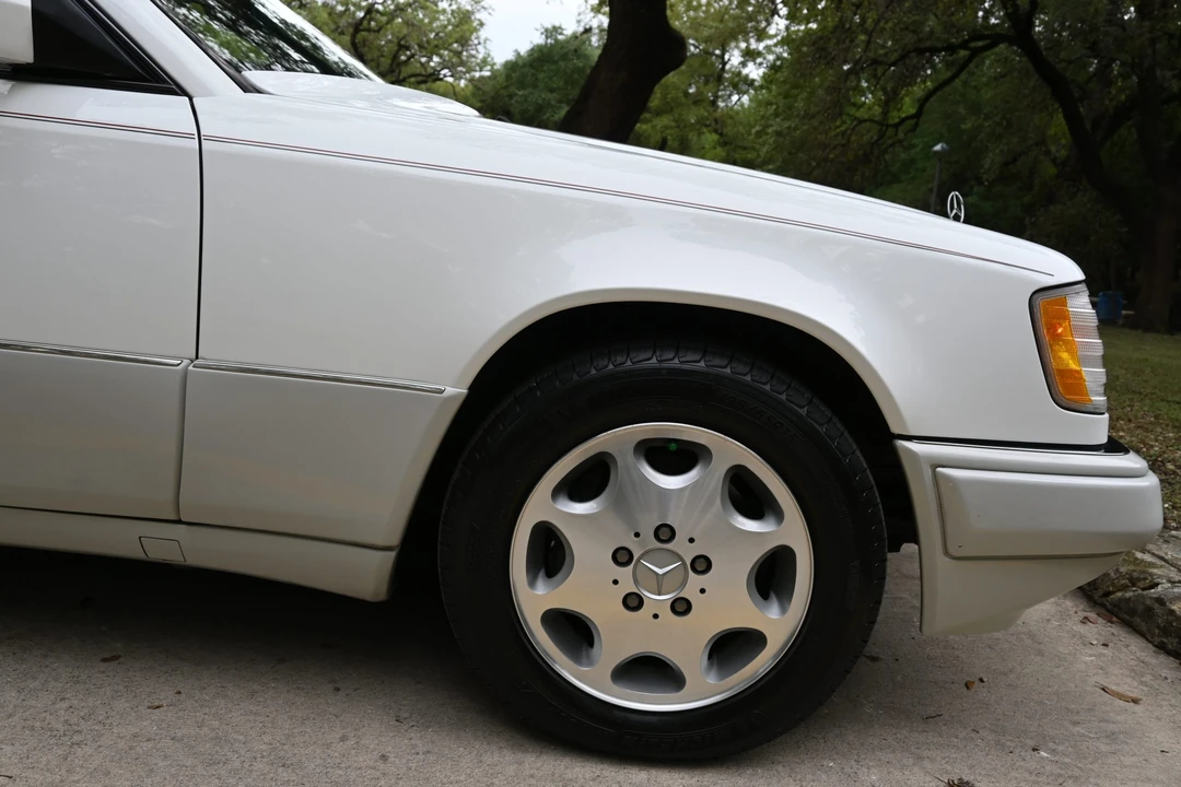 1995 Mercedes-Benz W124 E-Class - Image 27 of 31