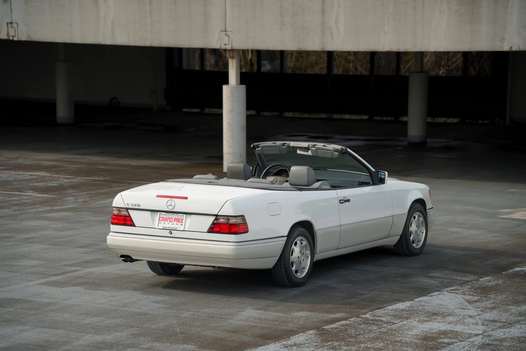 1995 Mercedes-Benz W124 E-Class - Image 11 of 31