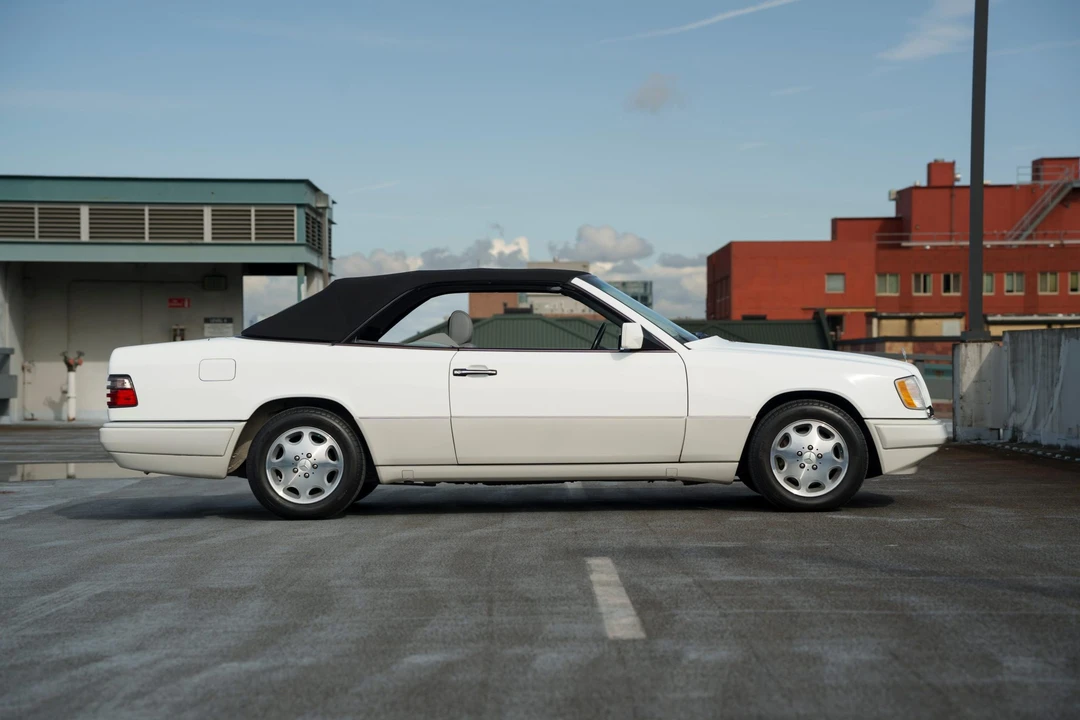 1995 Mercedes-Benz W124 E-Class - Image 28 of 31