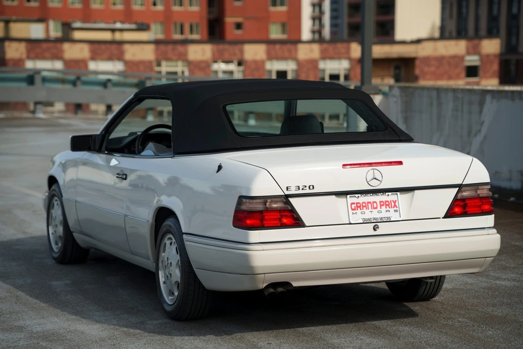 1995 Mercedes-Benz W124 E-Class - Image 25 of 31