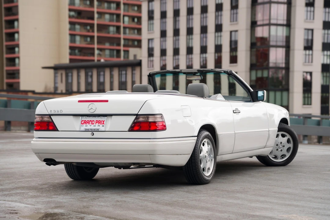 1995 Mercedes-Benz W124 E-Class - Image 12 of 31