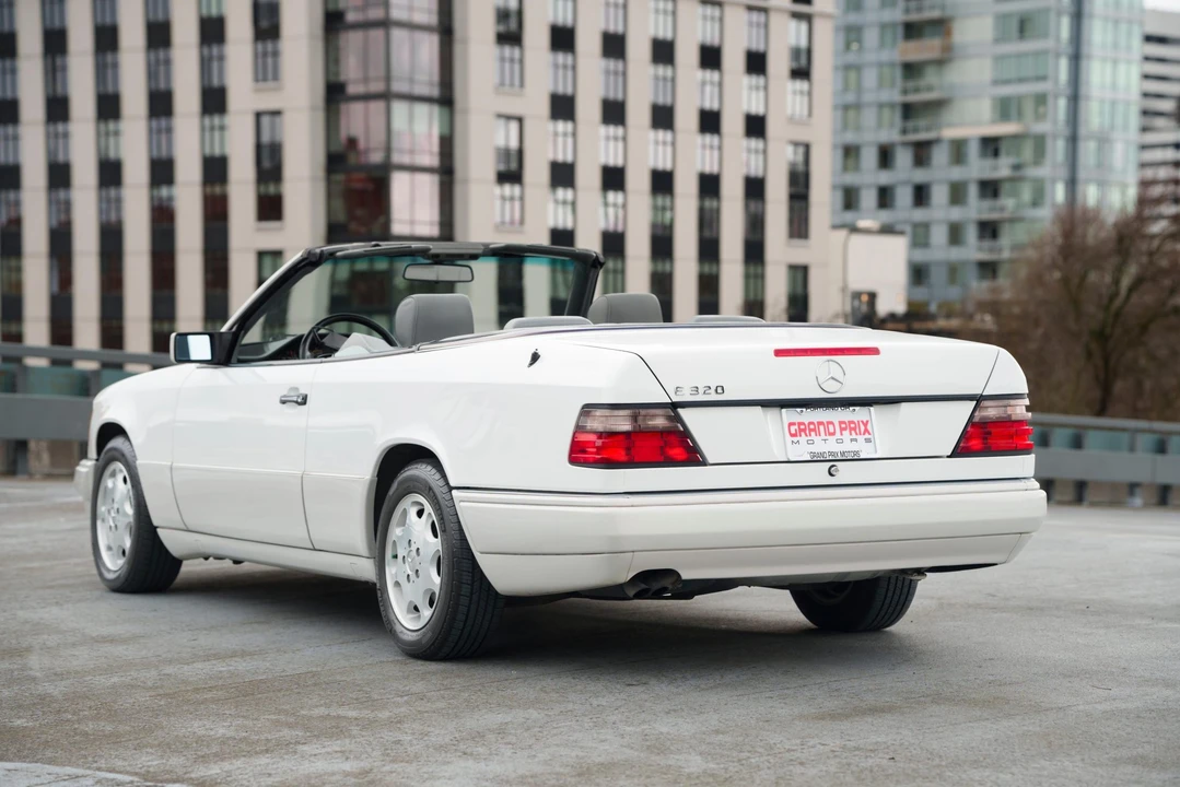1995 Mercedes-Benz W124 E-Class - Image 10 of 31
