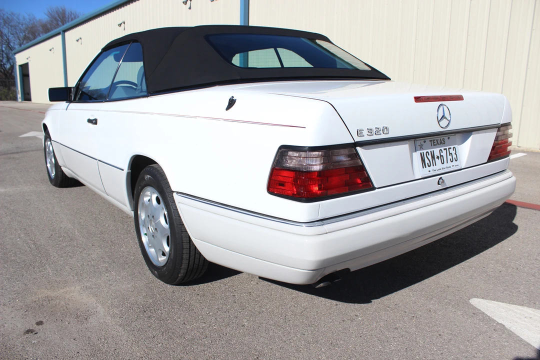 1995 Mercedes-Benz W124 E-Class - Image 15 of 31