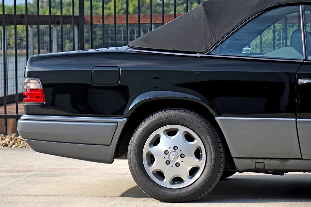 1995 Mercedes-Benz W124 E-Class - Image 30 of 31