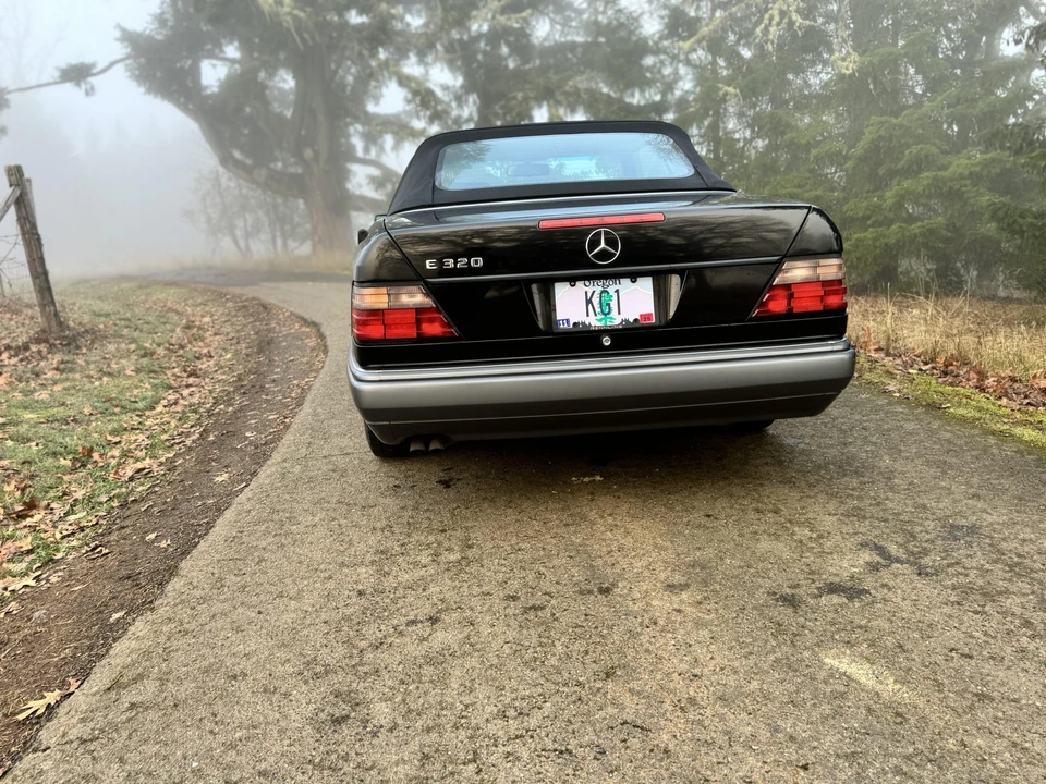 1995 Mercedes-Benz W124 E-Class - Image 11 of 31
