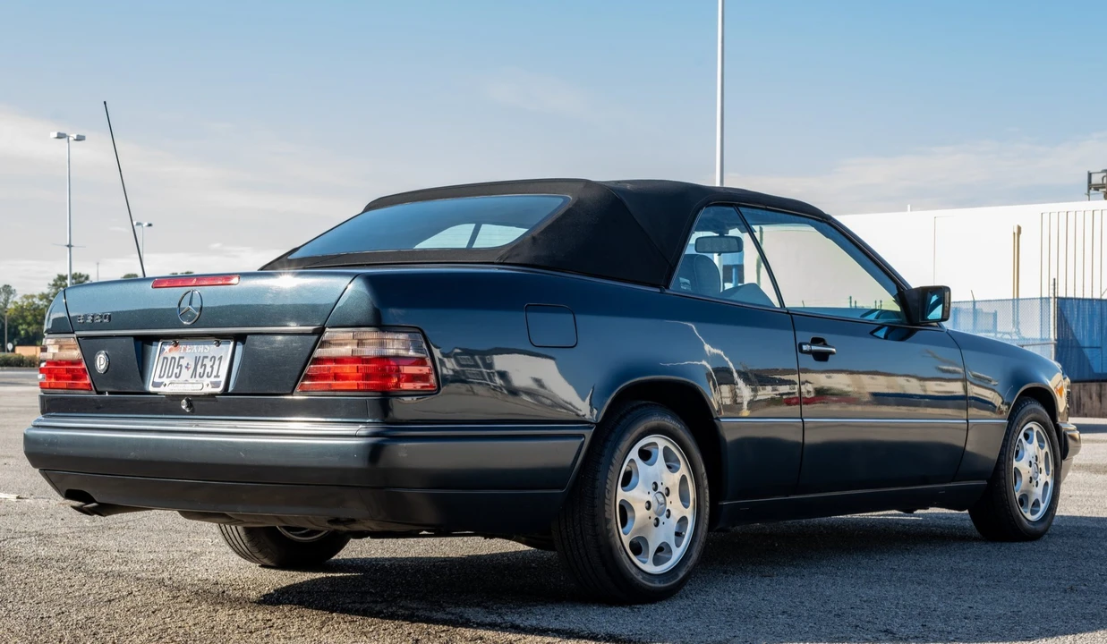 1995 Mercedes-Benz W124 E-Class - Image 13 of 31