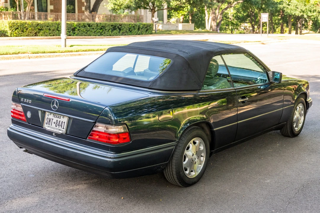 1995 Mercedes-Benz W124 E-Class - Image 14 of 31