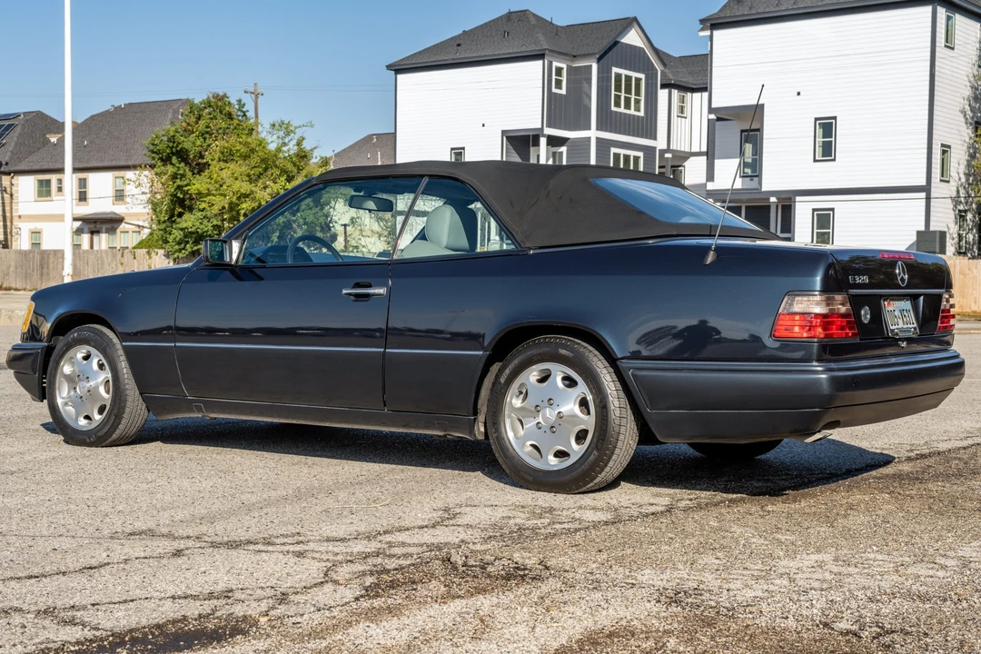 1995 Mercedes-Benz W124 E-Class - Image 16 of 31