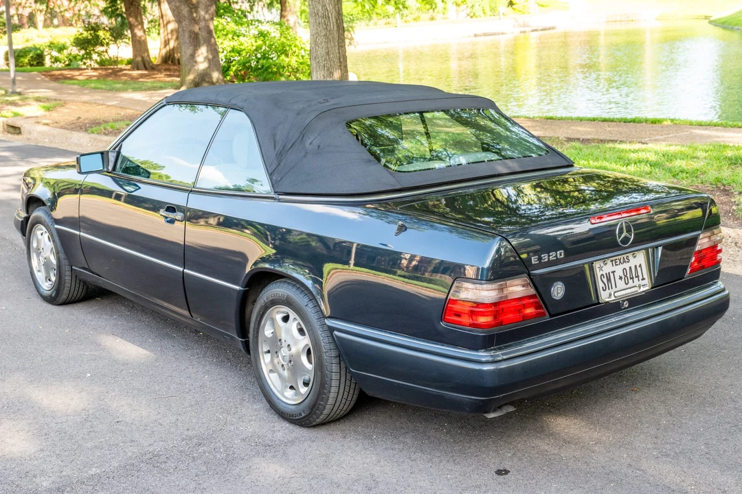 1995 Mercedes-Benz W124 E-Class - Image 16 of 31