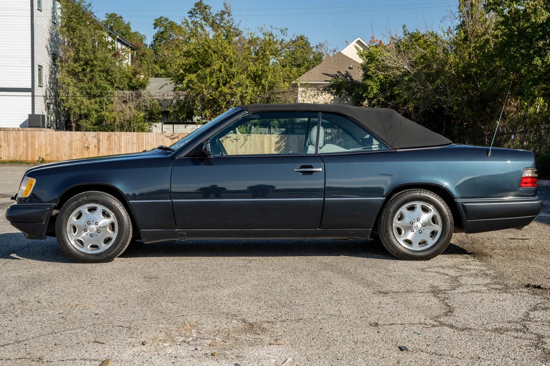 1995 Mercedes-Benz W124 E-Class - Image 17 of 31