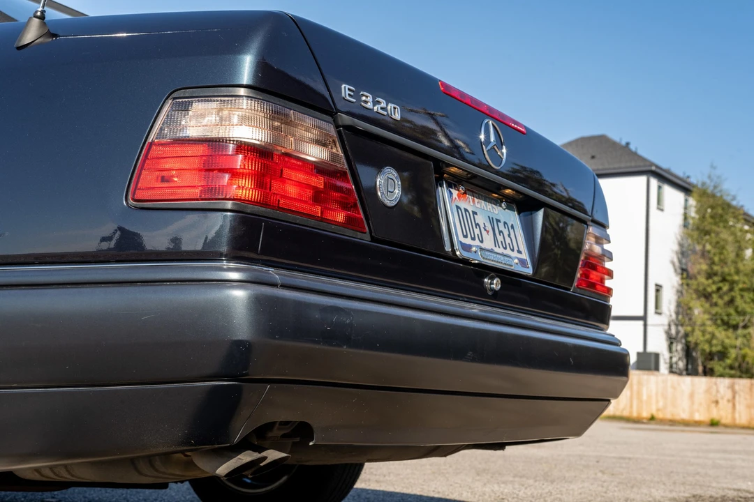 1995 Mercedes-Benz W124 E-Class - Image 25 of 31