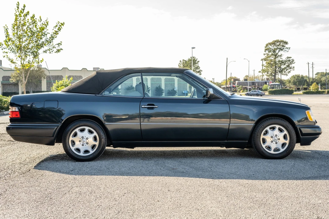 1995 Mercedes-Benz W124 E-Class - Image 12 of 31