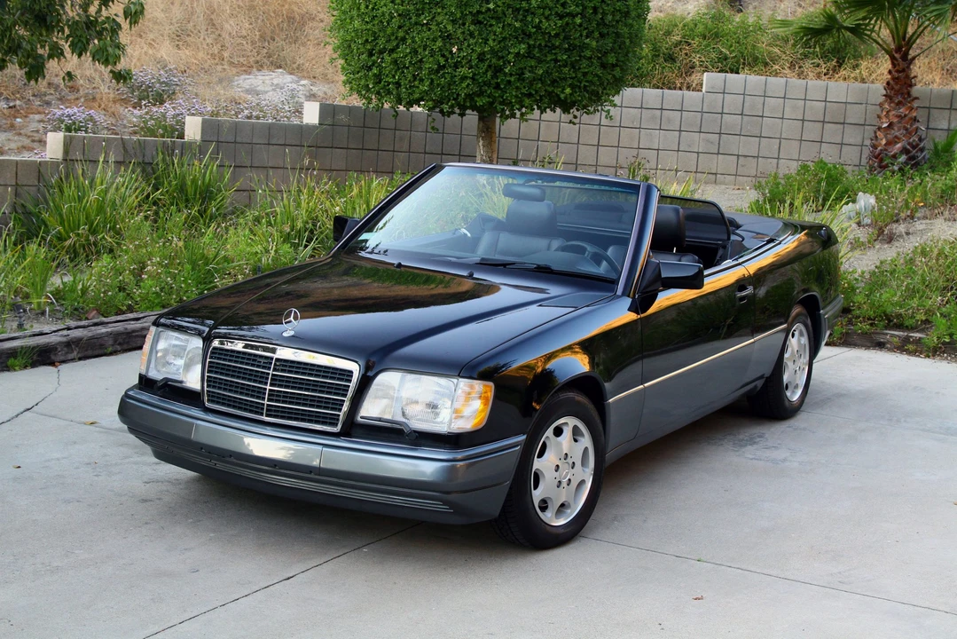 1995 Mercedes-Benz W124 E-Class - Image 2 of 31