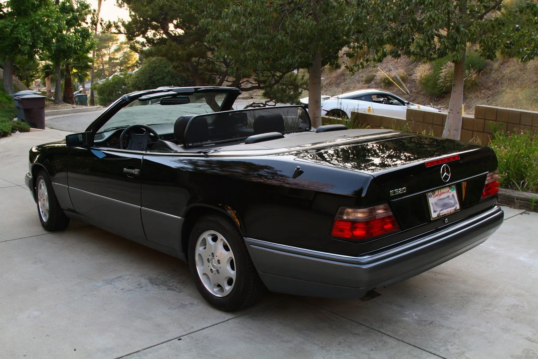 1995 Mercedes-Benz W124 E-Class - Image 14 of 31
