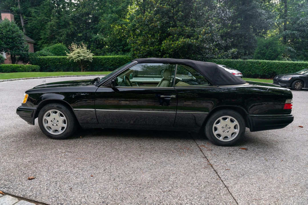 1995 Mercedes-Benz W124 E-Class - Image 11 of 31