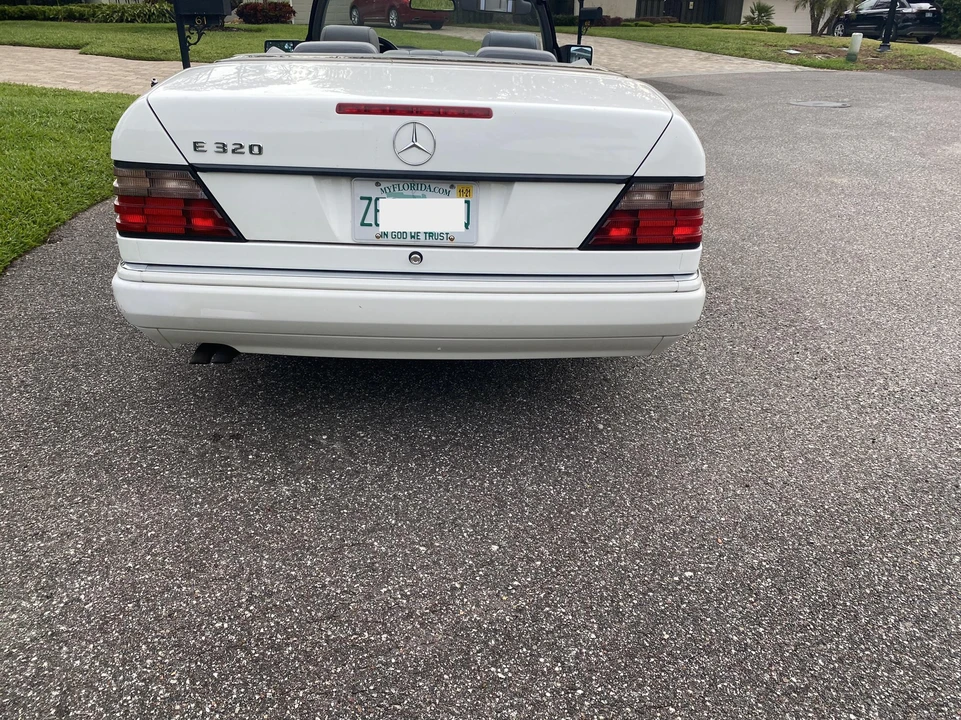 1995 Mercedes-Benz W124 E-Class - Image 10 of 31