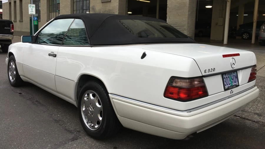1995 Mercedes-Benz W124 E-Class - Image 2 of 12