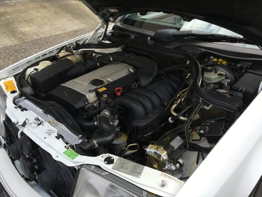 1995 Mercedes-Benz W124 E-Class - Image 9 of 12