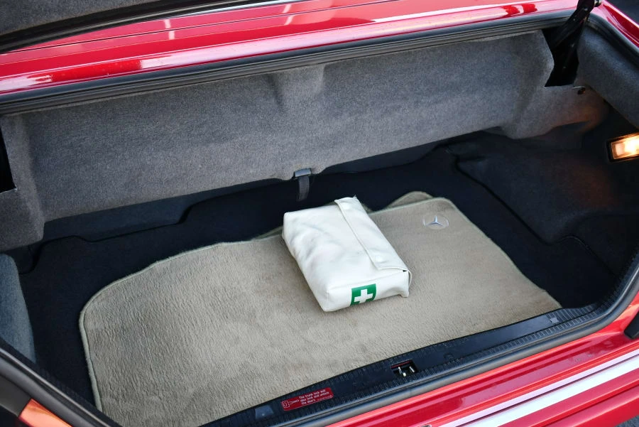 1995 Mercedes-Benz W124 E-Class - Image 10 of 23