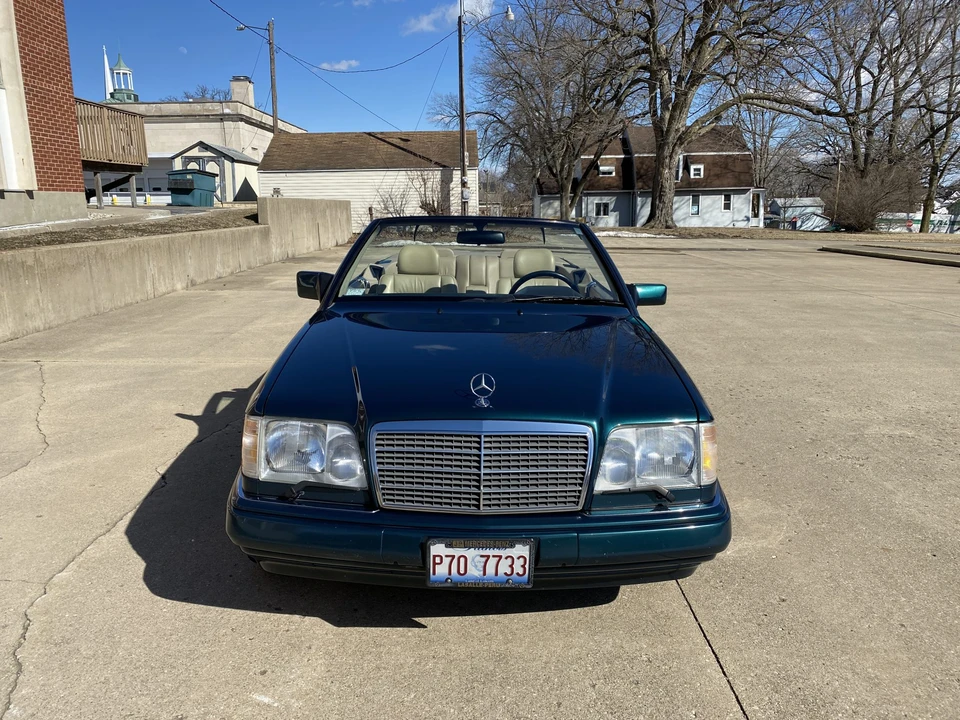1995 Mercedes-Benz W124 E-Class - Image 2 of 31