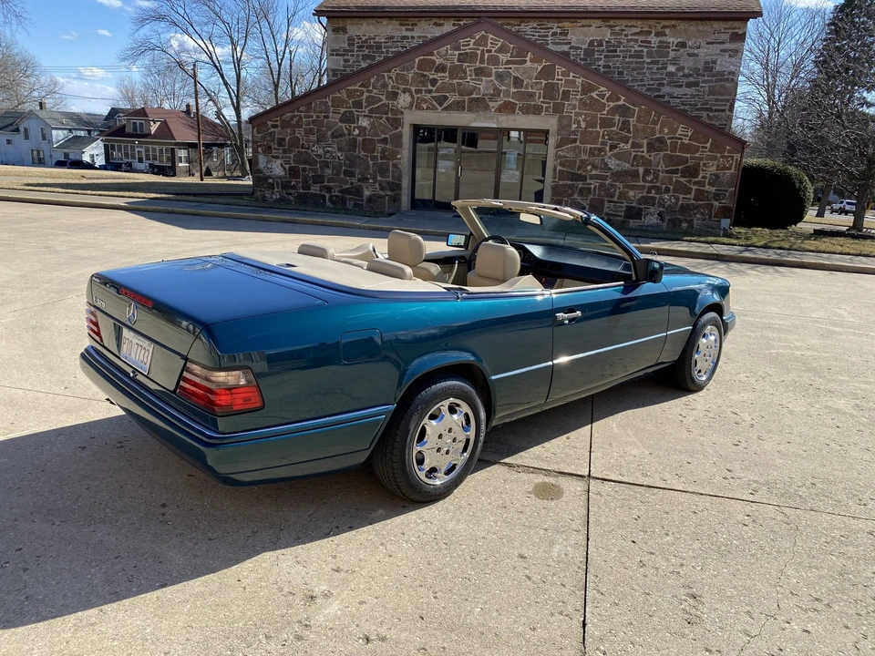 1995 Mercedes-Benz W124 E-Class - Image 12 of 31
