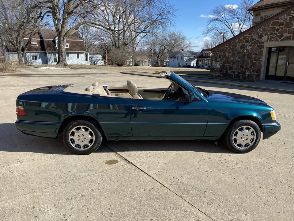 1995 Mercedes-Benz W124 E-Class - Image 13 of 31