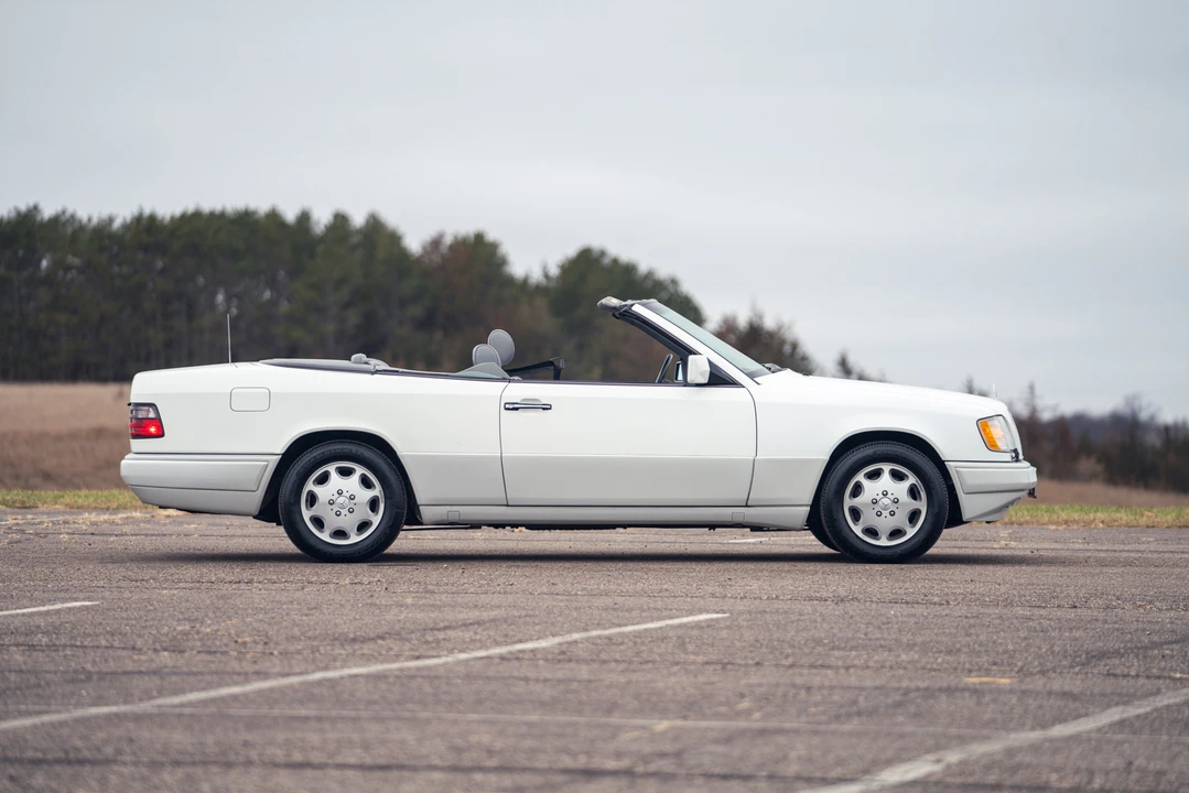 1995 Mercedes-Benz W124 E-Class - Image 12 of 31