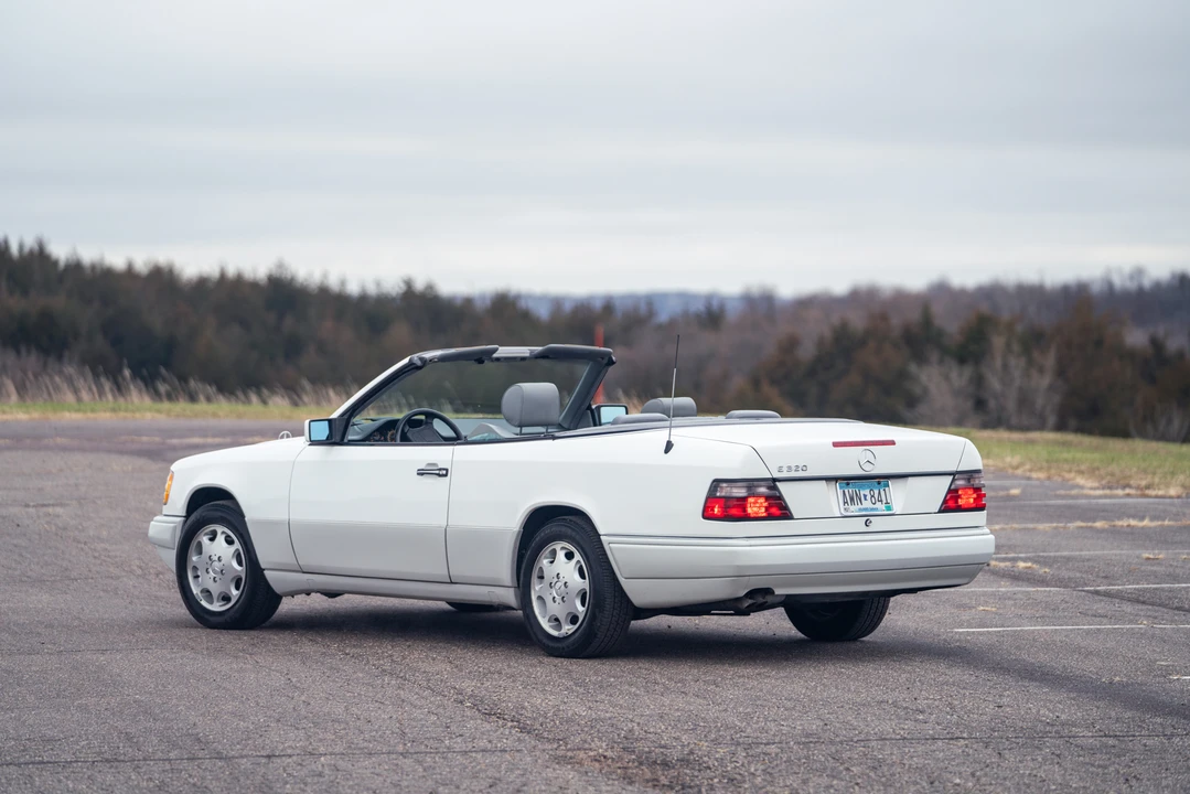 1995 Mercedes-Benz W124 E-Class - Image 17 of 31