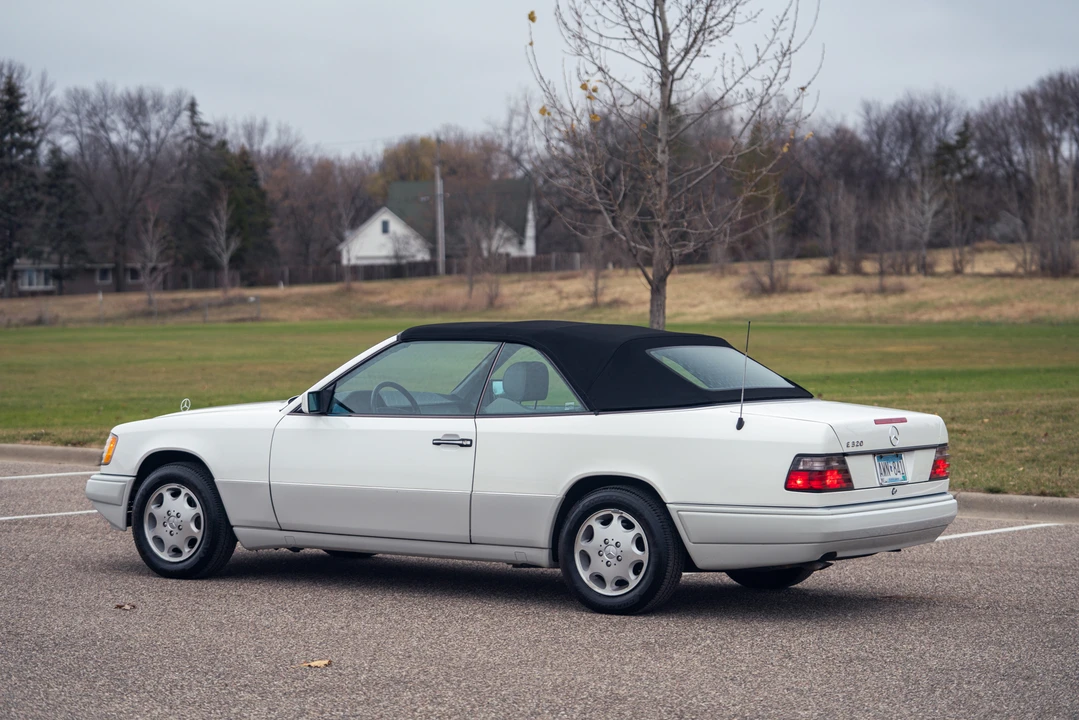 1995 Mercedes-Benz W124 E-Class - Image 24 of 31