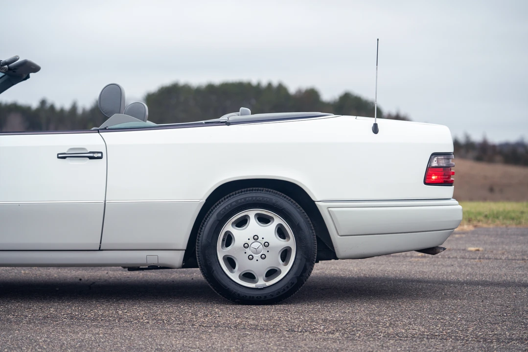 1995 Mercedes-Benz W124 E-Class - Image 31 of 31