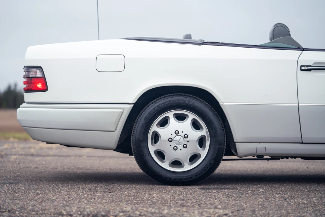 1995 Mercedes-Benz W124 E-Class - Image 30 of 31