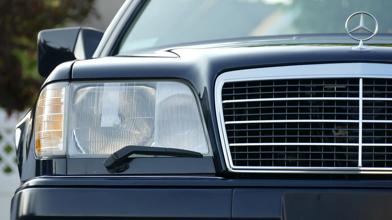 1995 Mercedes-Benz W124 E-Class - Image 26 of 31