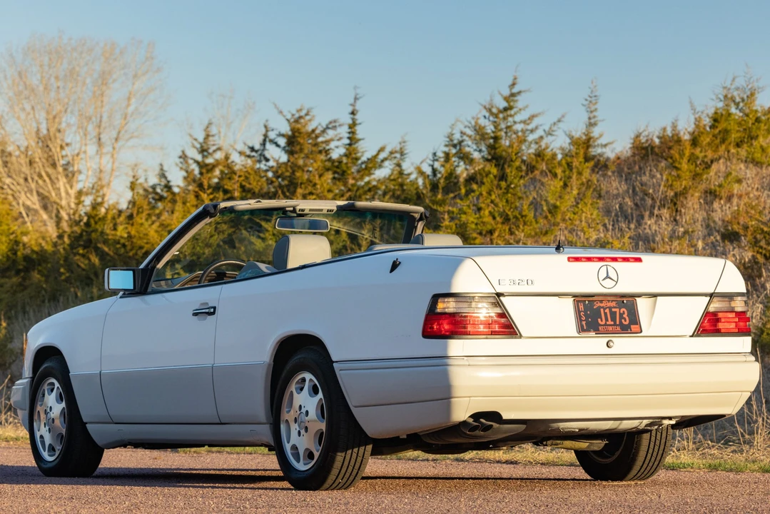 1995 Mercedes-Benz W124 E-Class - Image 10 of 31