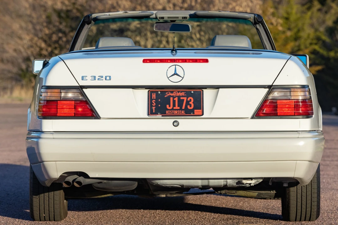1995 Mercedes-Benz W124 E-Class - Image 11 of 31