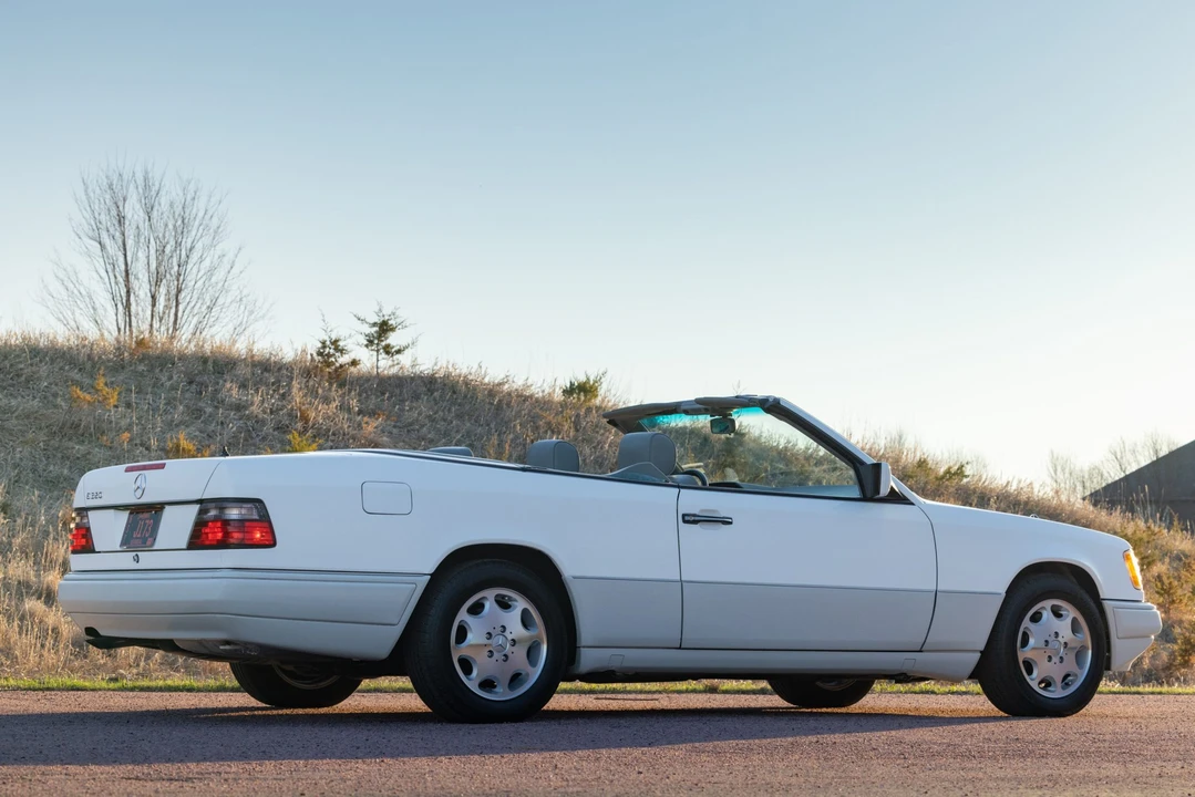 1995 Mercedes-Benz W124 E-Class - Image 16 of 31