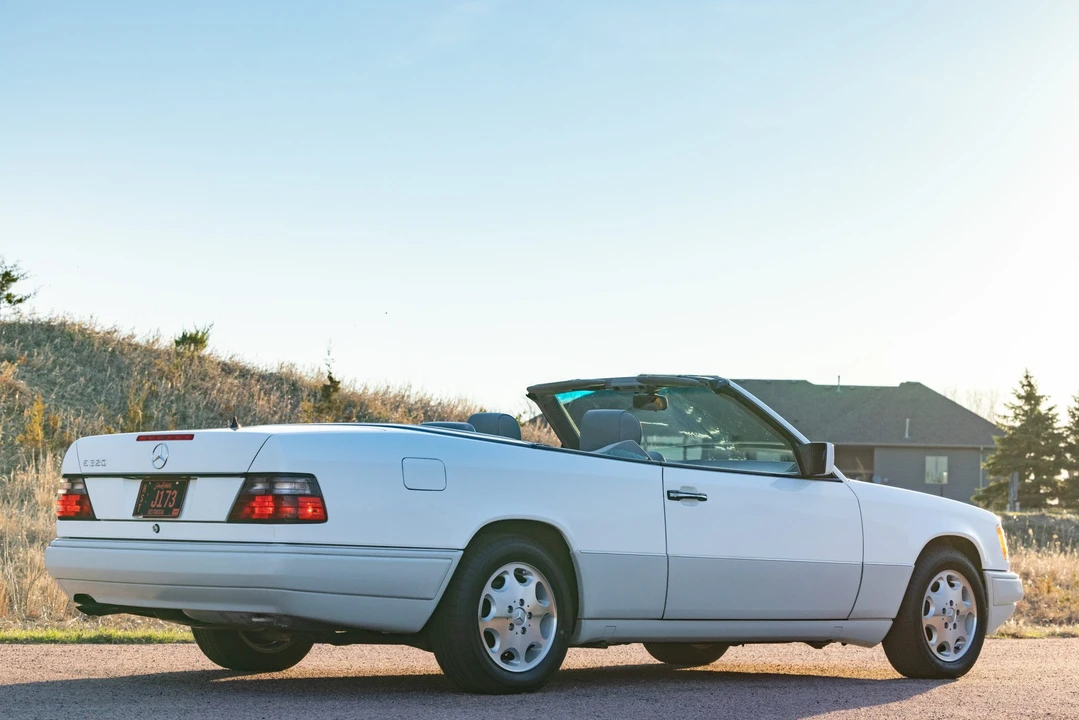 1995 Mercedes-Benz W124 E-Class - Image 15 of 31